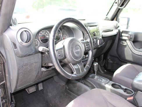 Used 2014 Jeep Wrangler Unlimited Sport w/ Quick Order Package 24S AWD/4WD image 13