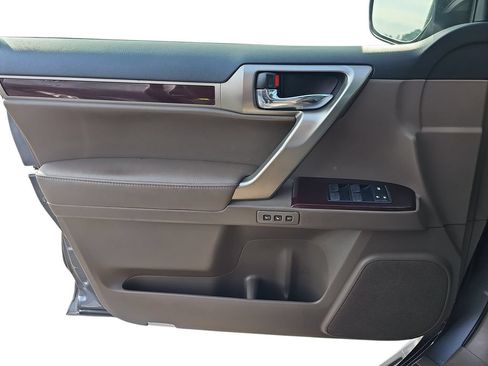 Used 2017 Lexus GX 460 Premium AWD/4WD image 24