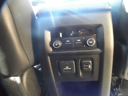Used 2019 Chevrolet Traverse LT w/ LT Premium Package AWD/4WD image 24
