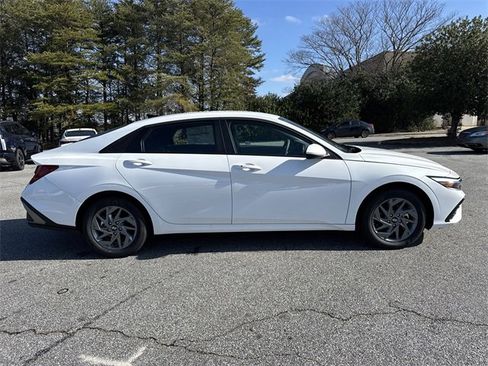 New 2026 Hyundai Elantra Blue image 8