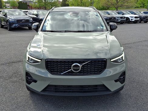 Used 2023 Volvo XC40 B5 Plus w/ Climate Package AWD/4WD image 2