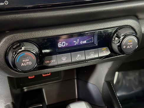 Used 2021 Nissan Kicks SR image 17