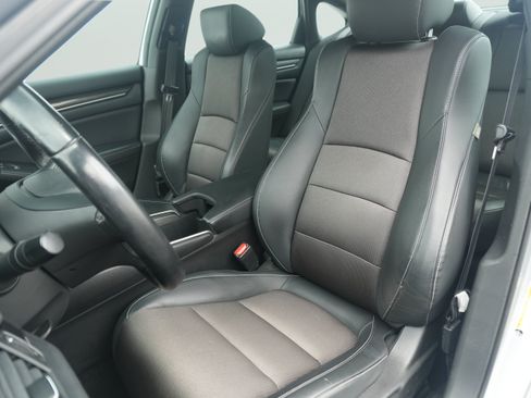Used 2018 Honda Accord Sport image 12