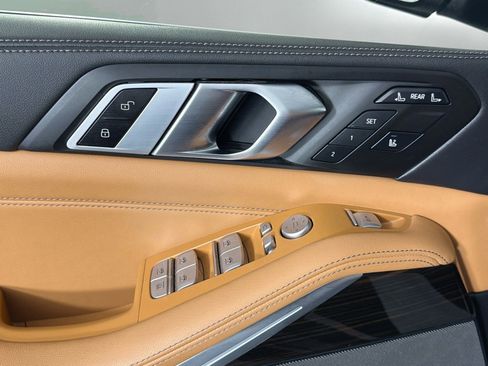 Certified 2024 BMW X7 xDrive40i image 18