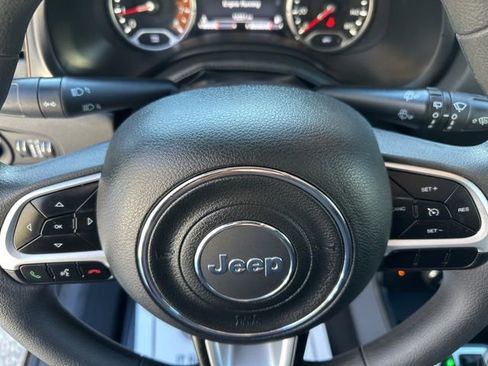 Used 2023 Jeep Renegade Latitude image 19