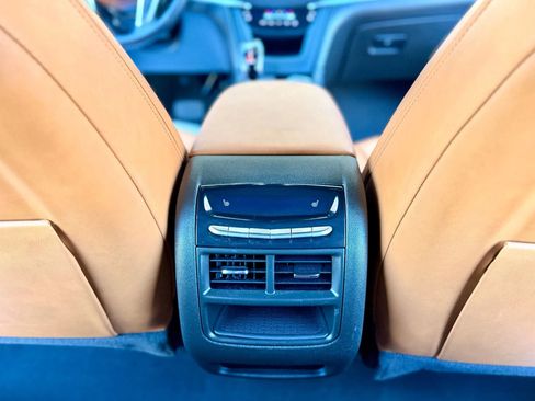 Used 2024 Cadillac XT5 Premium Luxury w/ Technology Package image 13