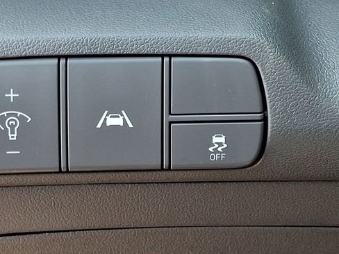 Used 2023 Hyundai Elantra SEL FWD image 25