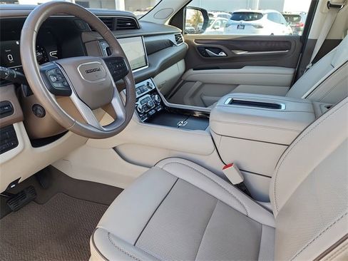 Used 2022 GMC Yukon Denali w/ Denali Ultimate Package image 13