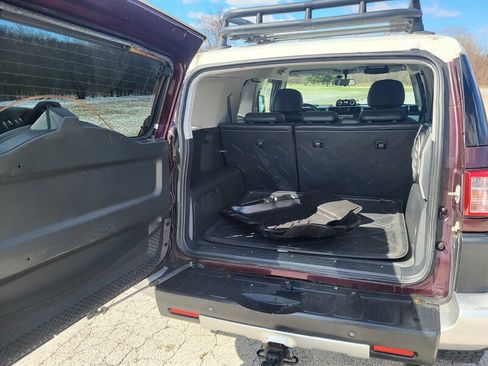 Used 2007 Toyota FJ Cruiser image 10