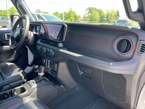 Used 2024 Jeep Gladiator Rubicon w/ Convenience Group image 27