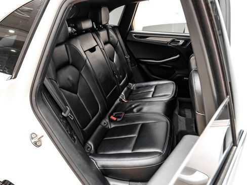 Used 2017 Porsche Macan S image 32