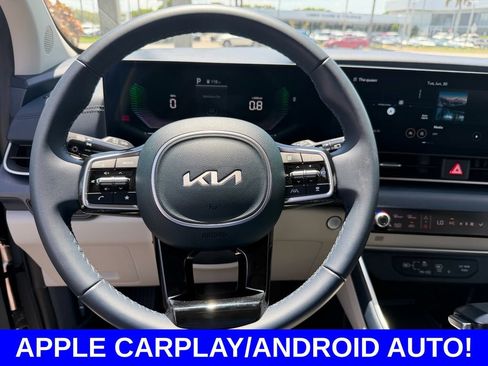 Used 2025 Kia Carnival EX FWD image 11