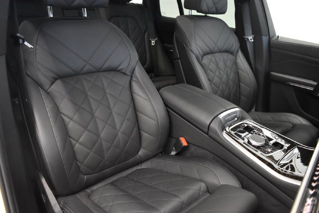 Used 2025 BMW X5 xDrive40i AWD/4WD image 6