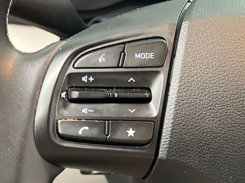 Used 2025 Hyundai Venue SEL FWD image 40