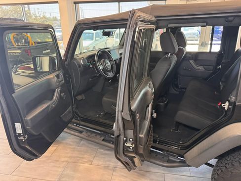 Used 2016 Jeep Wrangler Unlimited Sport w/ Connectivity Group AWD/4WD image 29