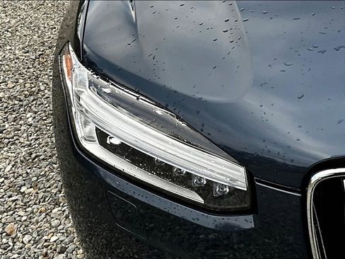 Used 2021 Volvo XC90 T5 Momentum w/ Protection Package Premier image 27