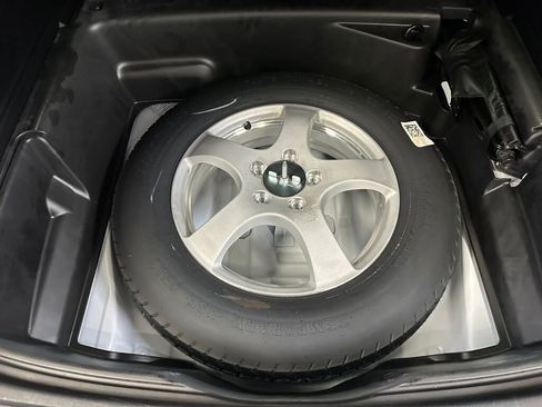 Used 2023 Jeep Grand Cherokee Limited w/ Black Appearance Package image 27