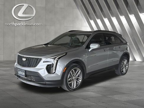 Used 2023 Cadillac XT4 Sport w/ Technology Package FWD image 3