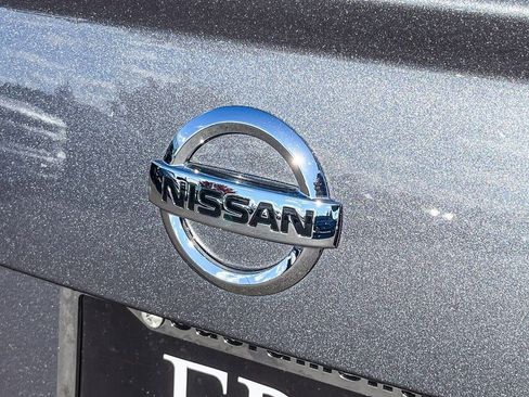 Used 2022 Nissan Versa SV w/ Trunk Package image 11