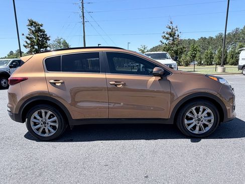Used 2021 Kia Sportage S w/ S FWD Premium Package image 4