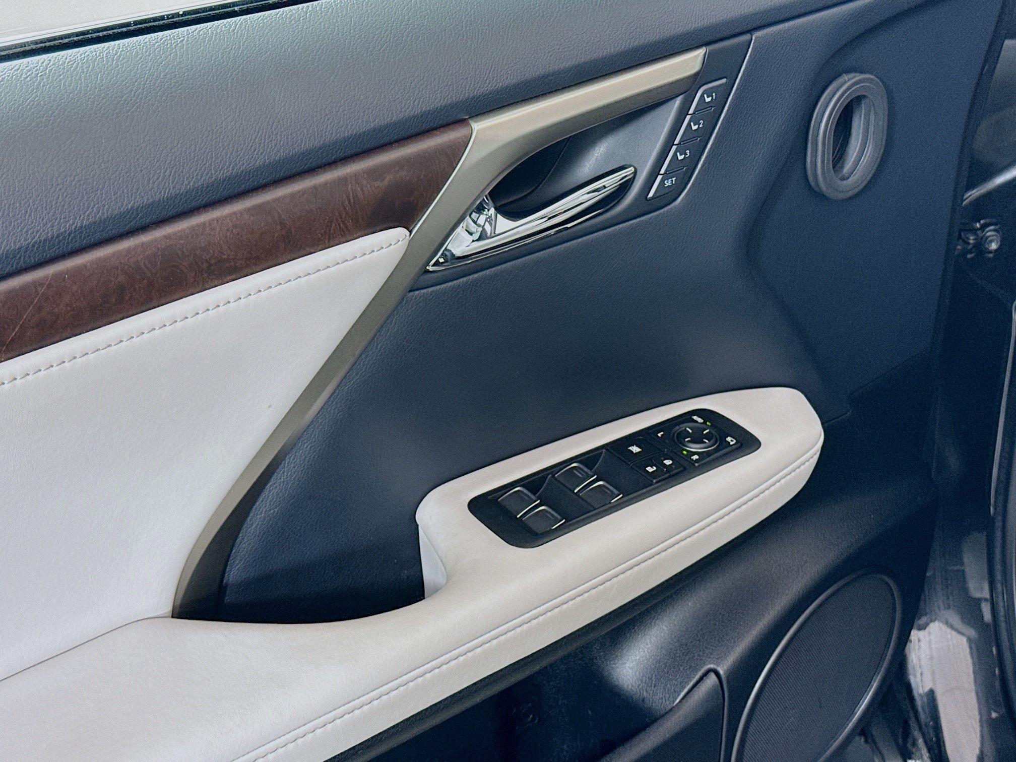 Used 2020 Lexus RX 350 AWD w/ Premium Package image 19