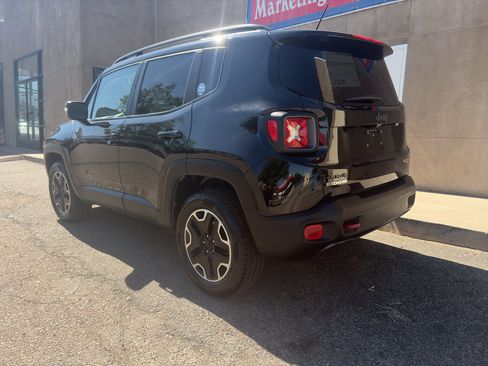Used 2017 Jeep Renegade Trailhawk AWD/4WD image 24