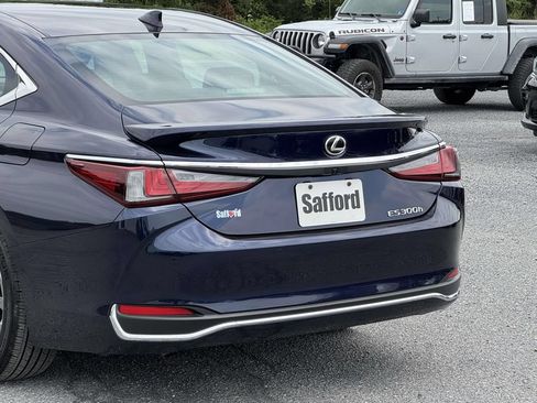 Used 2025 Lexus ES 300h w/ Technology Package FWD image 11