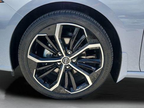 Used 2024 Nissan Altima 2.5 SR w/ SR Premium Package FWD image 26