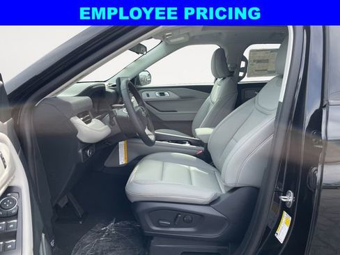 New 2026 Ford Explorer Active AWD/4WD image 9