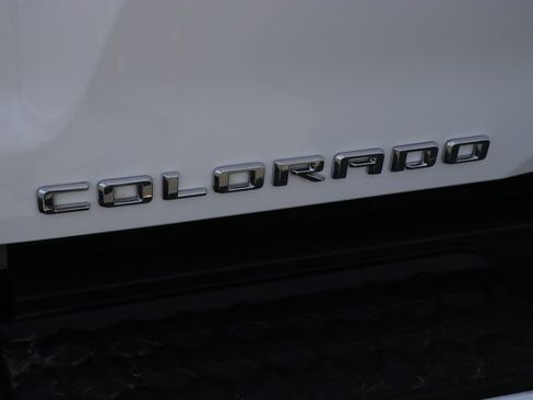 Used 2023 Chevrolet Colorado LT w/ LT Convenience Package II image 6