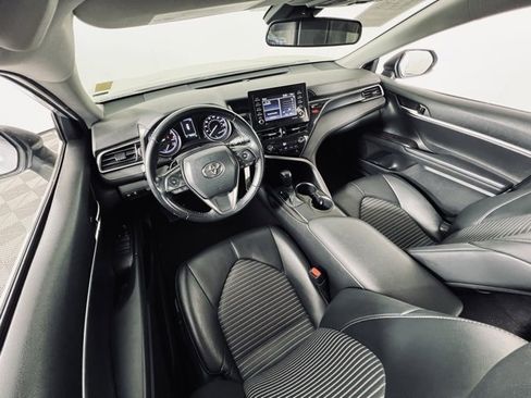 Used 2021 Toyota Camry SE image 10