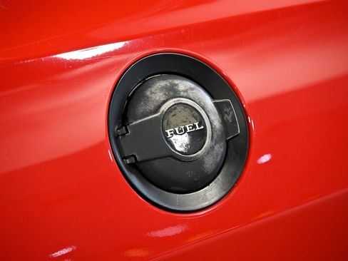 Used 2014 Dodge Challenger R/T RWD image 16