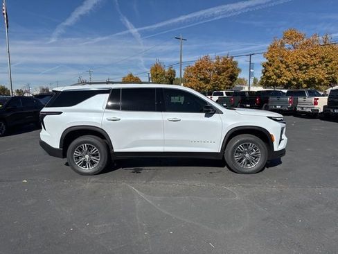 New 2026 Chevrolet Traverse LT w/ Driver Confidence Package image 8