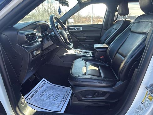 Used 2020 Ford Explorer XLT w/ Equipment Group 202A image 30