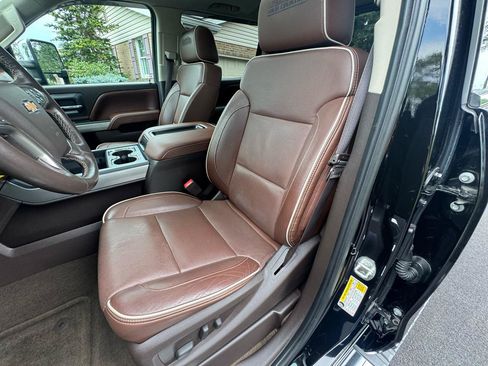 Used 2015 Chevrolet Silverado 2500 High Country w/ Duramax Plus Package AWD/4WD image 12