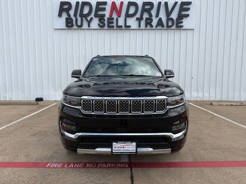 Used 2022 Jeep Grand Wagoneer Series II AWD/4WD image 10