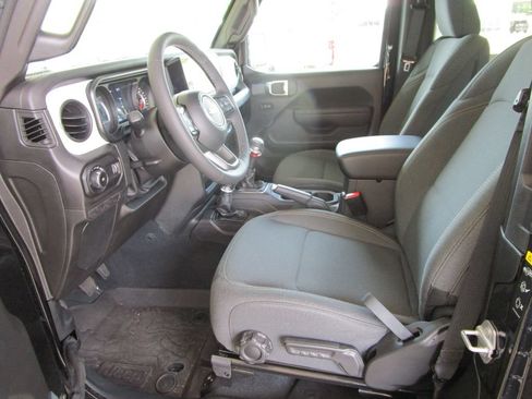 Used 2025 Jeep Wrangler Sport AWD/4WD image 24