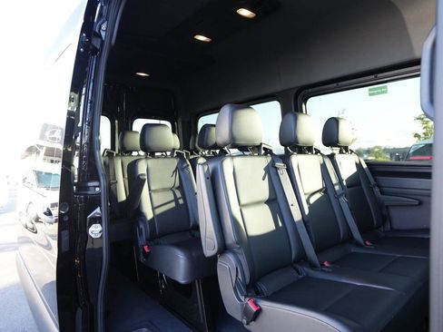 Used 2023 Mercedes-Benz Sprinter 2500 image 9