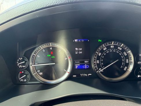 Used 2017 Lexus LX 570 4WD w/ Luxury Package image 7