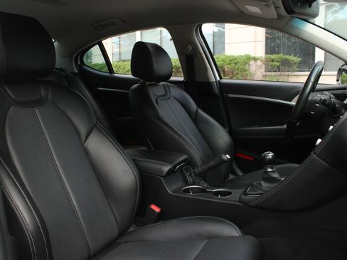 Used 2021 Genesis G70 2.0T Sport RWD image 27
