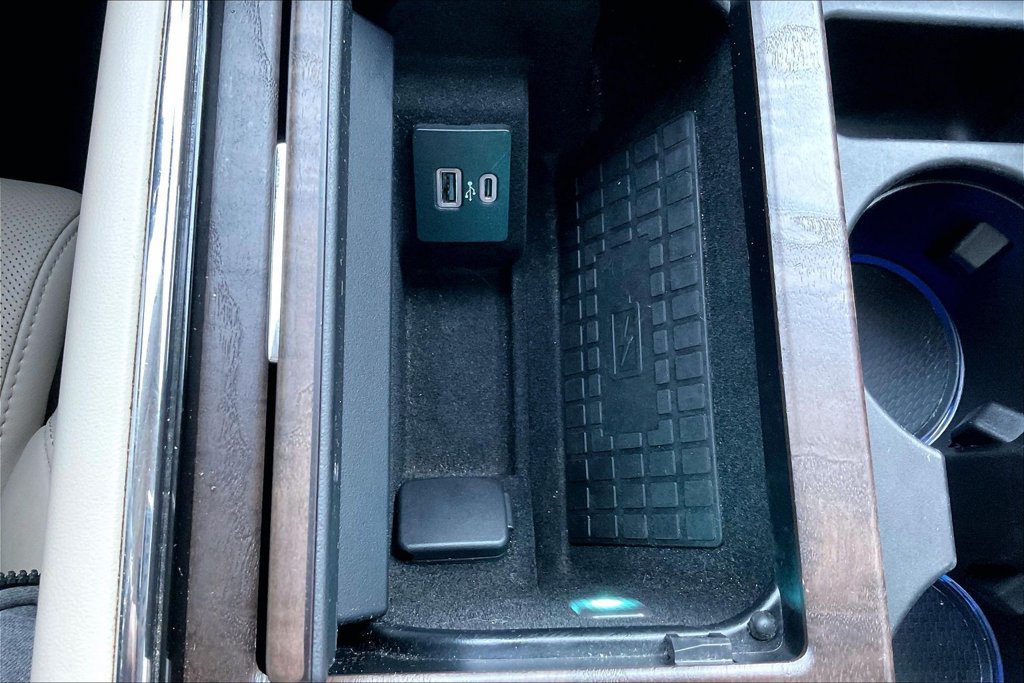 Used 2020 Lincoln Navigator Reserve AWD/4WD image 17