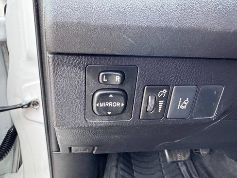 Used 2017 Toyota RAV4 LE image 14