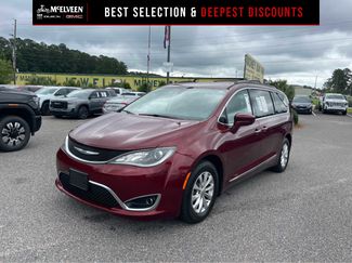 Used 2017 Chrysler Pacifica Touring-L FWD video 1