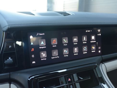 Certified 2024 Porsche Panamera 4 AWD/4WD image 21