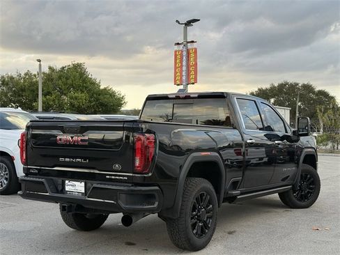 Used 2023 GMC Sierra 2500 Denali w/ Denali Black Diamond Edition image 3