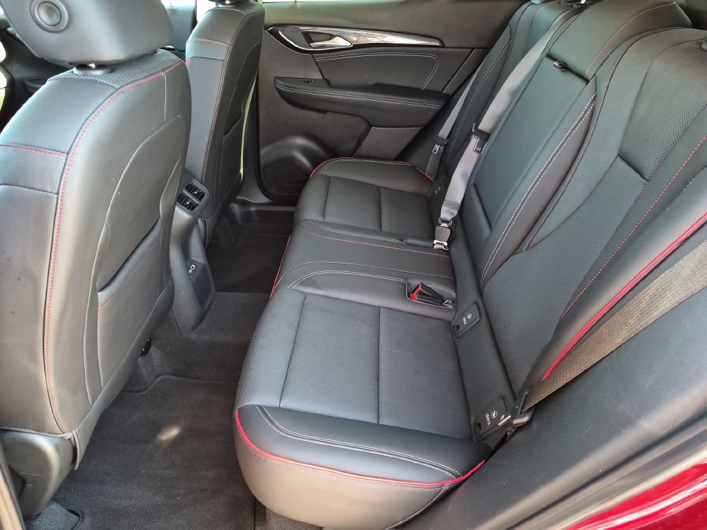 Used 2023 Buick Envision Essence w/ Sport Touring Package AWD/4WD image 25