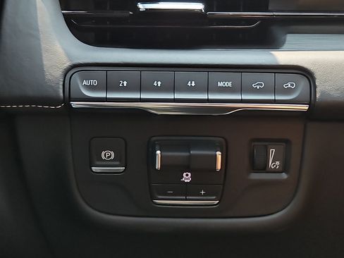 Certified 2024 Cadillac Escalade Sport Platinum w/ LPO, ONYX Package AWD/4WD image 26
