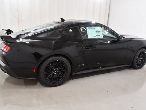 New 2026 Ford Mustang GT Premium w/ GT Performance Package RWD image 11