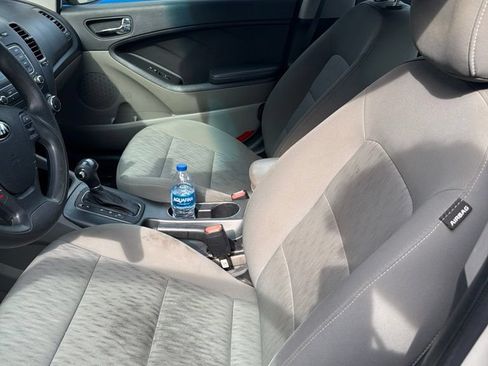 Used 2015 Kia Forte LX FWD image 2