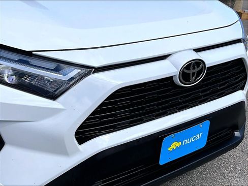 Used 2024 Toyota RAV4 XLE FWD image 31